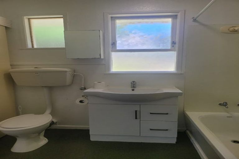 Photo of property in 14 Kirby Street, Glendene, Auckland, 0602