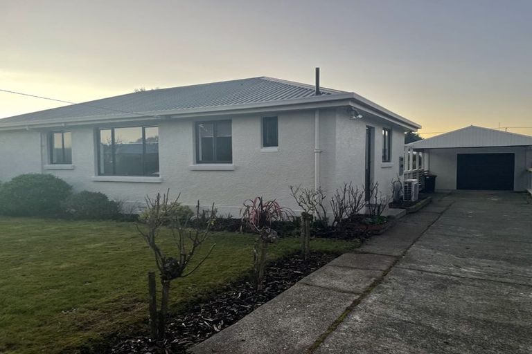 Photo of property in 38 Holloway Street, Waikiwi, Invercargill, 9810