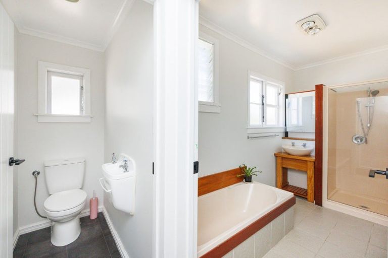 Photo of property in 296 Ruahine Street, Terrace End, Palmerston North, 4410