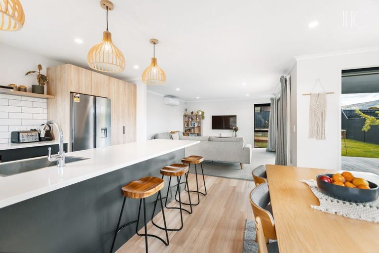 Photo of property in 10 Searle Drive, Cromwell, 9310