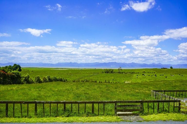 Photo of property in 1152a Miranda Road, Pukorokoro / Miranda, Miranda, 2473