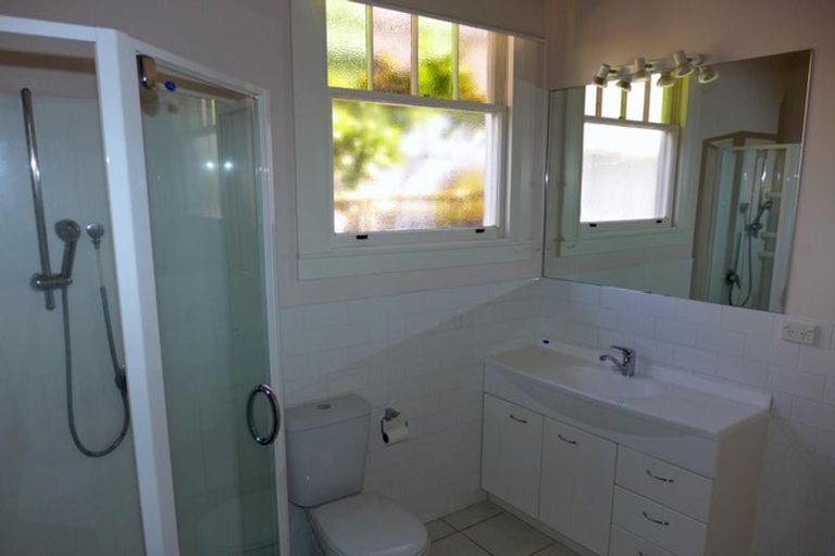 Photo of property in 16 Lighthouse Road, Bluff Hill, Napier, 4110