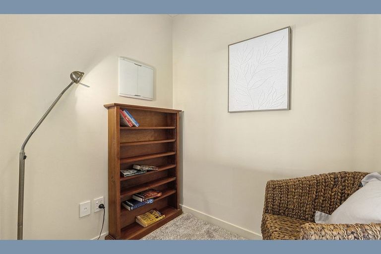 Photo of property in 6 Mitika Way, Strathmore Park, Wellington, 6022