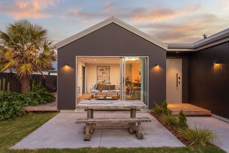 Photo of property in 408a Bower Avenue, Parklands, Christchurch, 8083