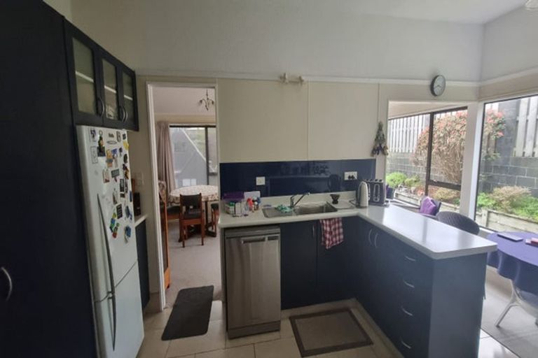 Photo of property in 4 Lombardy Place, Whalers Gate, New Plymouth, 4310
