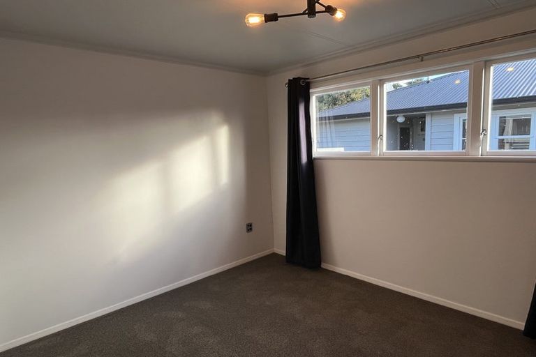 Photo of property in 24 Akaroa Avenue, Awapuni, Palmerston North, 4412
