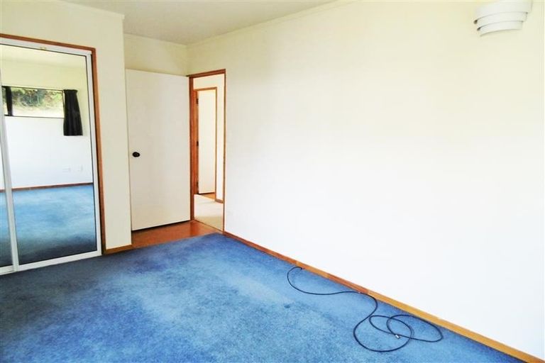 Photo of property in 10 Emery Grove, Bayview, Auckland, 0629