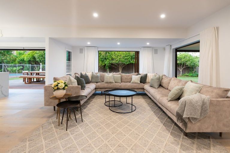 Photo of property in 5 Lavinia Grove, Waikanae Beach, Waikanae, 5036