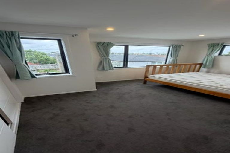 Photo of property in 39b Exminster Street, Blockhouse Bay, Auckland, 0600