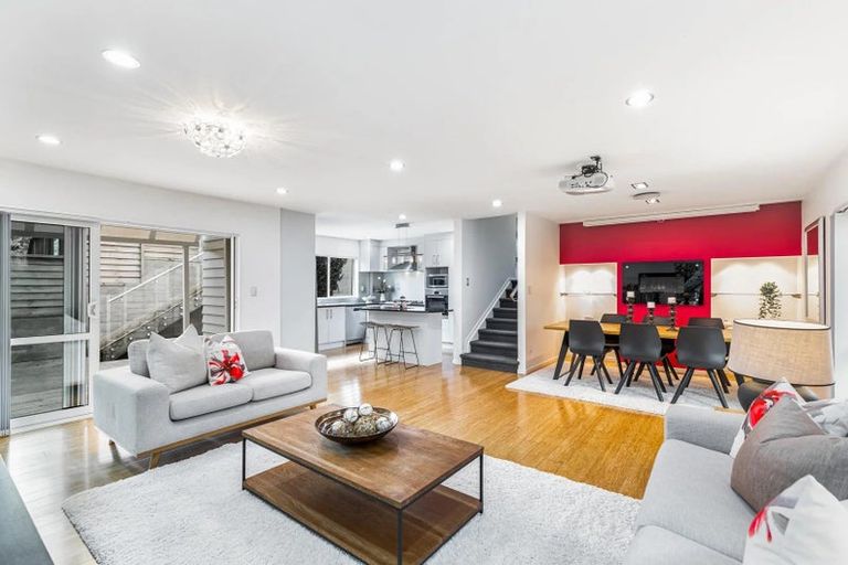 Photo of property in 676a East Coast Road, Pinehill, Auckland, 0630