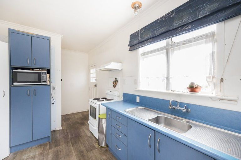 Photo of property in 1 Lena Place, Foxton, 4814