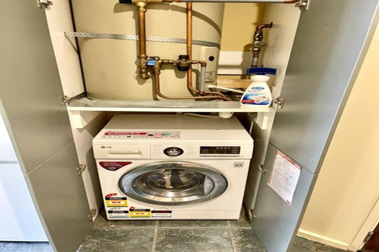 Photo of property in Atrium Apartments, 2r/154 The Terrace, Wellington Central, Wellington, 6011