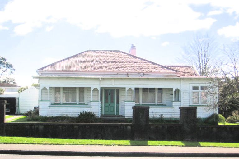 Photo of property in 3 Shortland Street, Regent, Whangarei, 0112