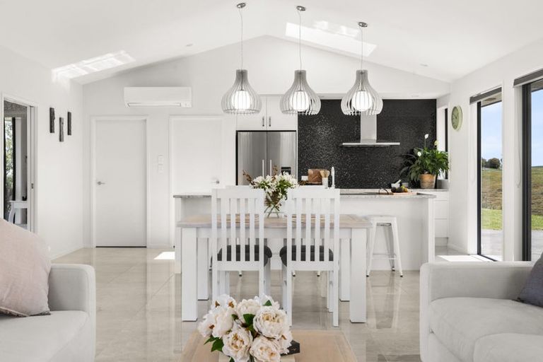 Photo of property in 10 Quarry Ridge, Poraiti, Napier, 4182