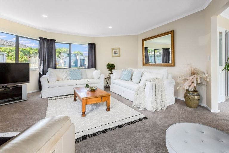 Photo of property in 48 Kahurangi Heights, Aotea, Porirua, 5024