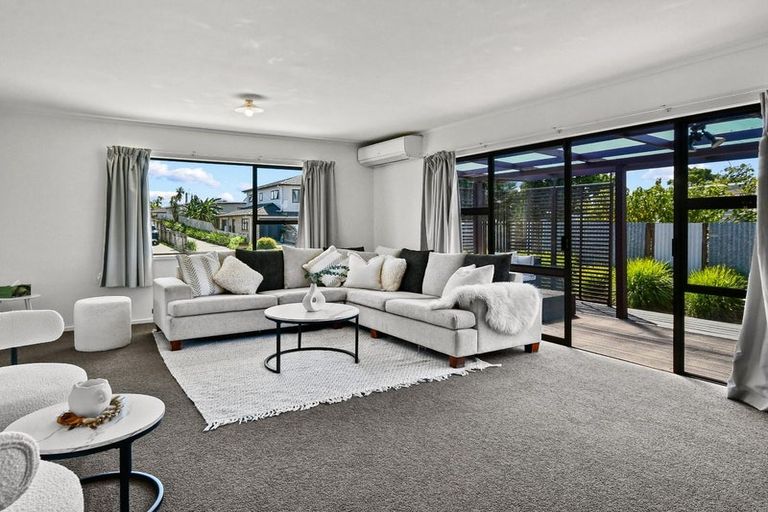 Photo of property in 23 Lane Road, Weymouth, Auckland, 2103