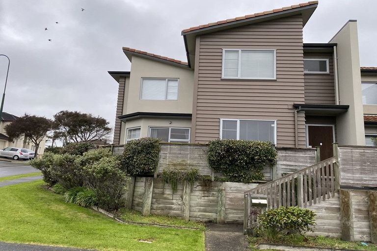 Photo of property in 9 Savona Drive, Flat Bush, Auckland, 2016