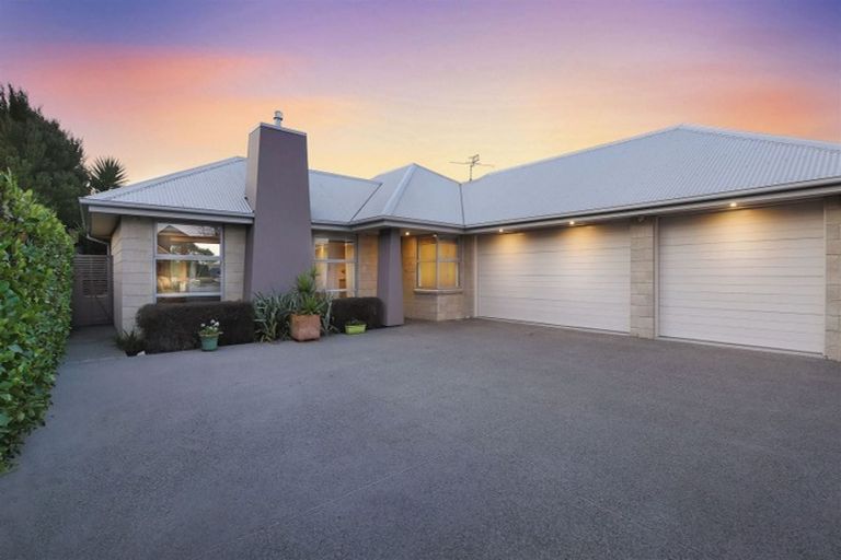 Photo of property in 5 Foresters Crescent, Parklands, Christchurch, 8083