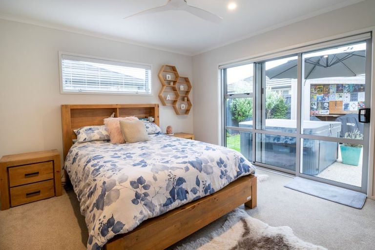Photo of property in 64 Penetaka Heights, Pyes Pa, Tauranga, 3112