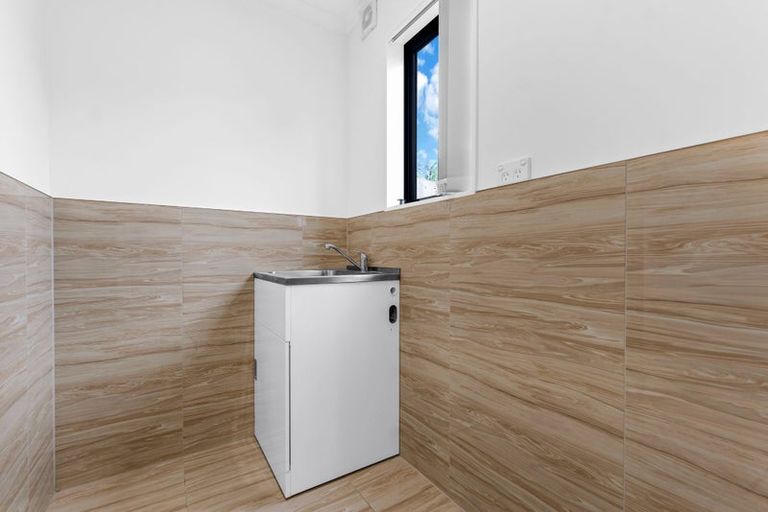 Photo of property in 7/100 Seymour Road, Sunnyvale, Auckland, 0612