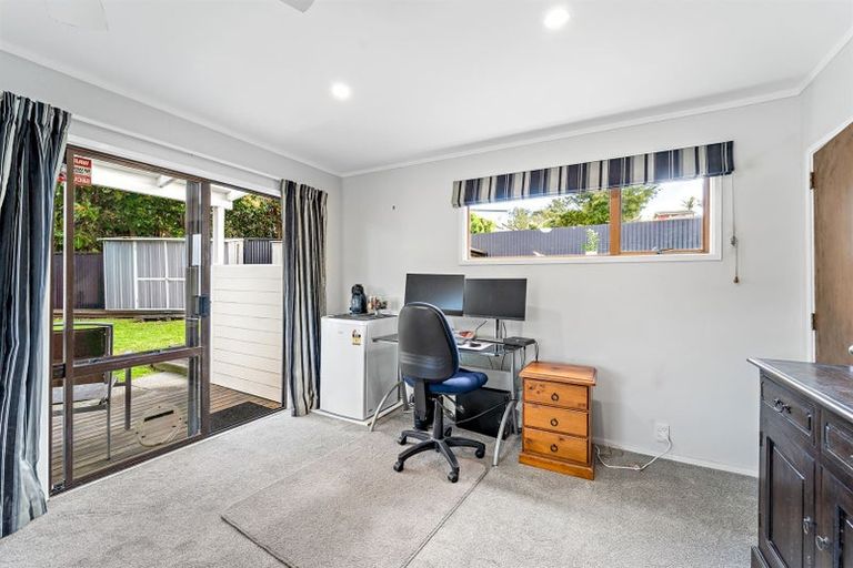 Photo of property in 2/109 Oaktree Avenue, Browns Bay, Auckland, 0630