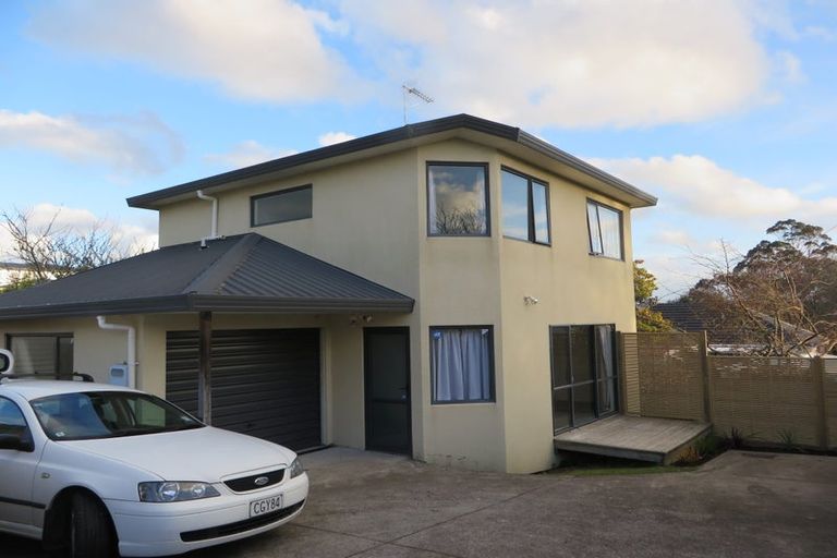 Photo of property in 16a Tonkin Drive, Sunnynook, Auckland, 0620