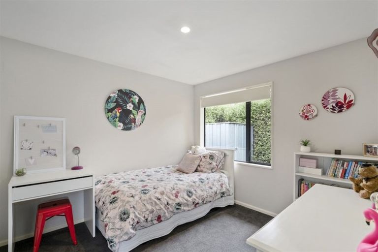 Photo of property in 4 Scarlet Lane, Redwood, Christchurch, 8051