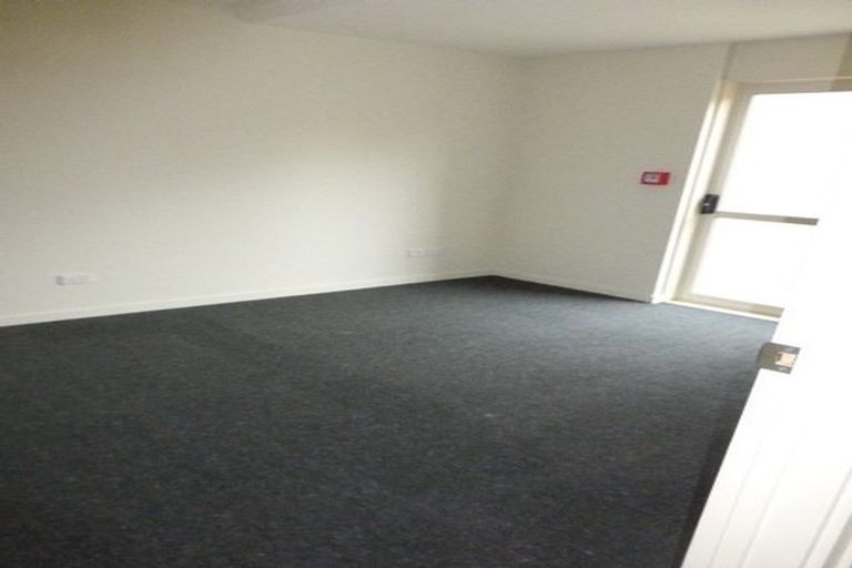 Photo of property in 3/30 Mathesons Road, Phillipstown, Christchurch, 8011