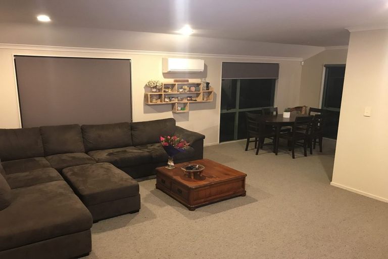 Photo of property in 26 Hewlett Road, Massey, Auckland, 0614