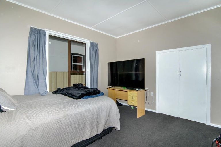 Photo of property in 91 Derby Street, Westport, 7825