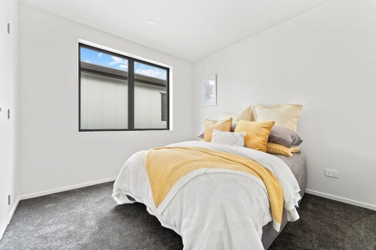 Photo of property in 21 Bronzewater Drive, Silverdale, 0932