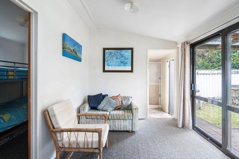 Photo of property in 11 Ringer Avenue, Matapouri, Whangarei, 0173