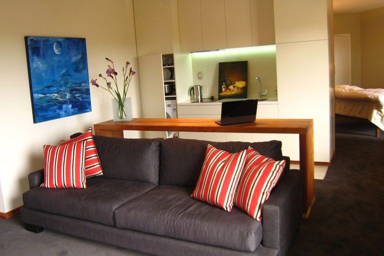 Photo of property in 16 Sherwood Lane, Cashmere, Christchurch, 8022