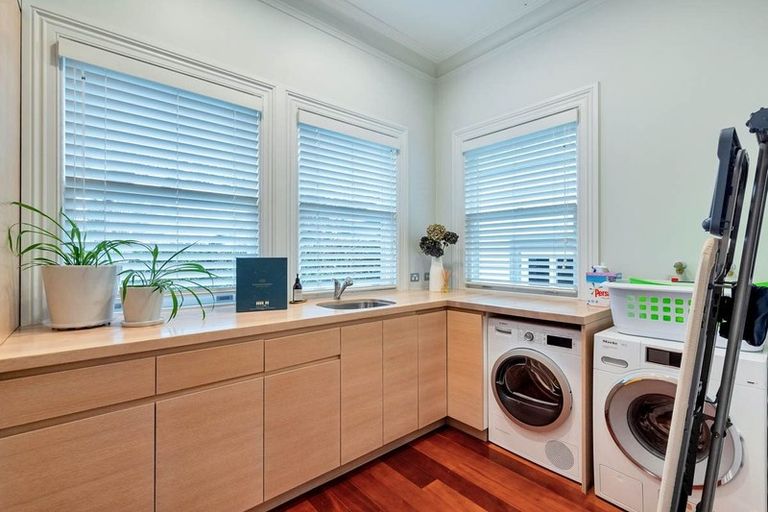 Photo of property in 15 Arawa Avenue, Devonport, Auckland, 0624