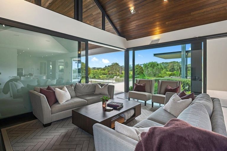 Photo of property in 62 Foster Road, Kumeu, 0891