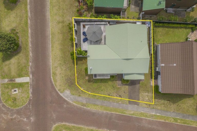 Photo of property in 1 Champion Place, Pauanui, Hikuai, 3579