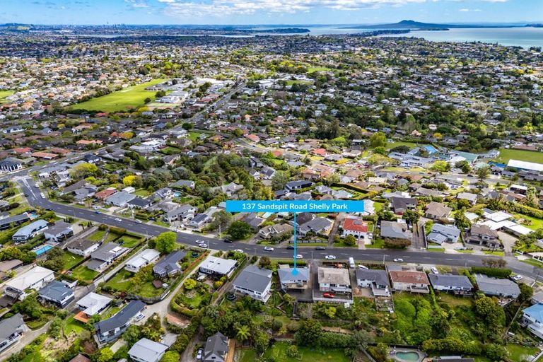 Photo of property in 137 Sandspit Road, Shelly Park, Auckland, 2014