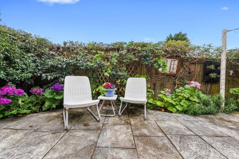 Photo of property in 4 Palm Court, Mount Maunganui, 3116