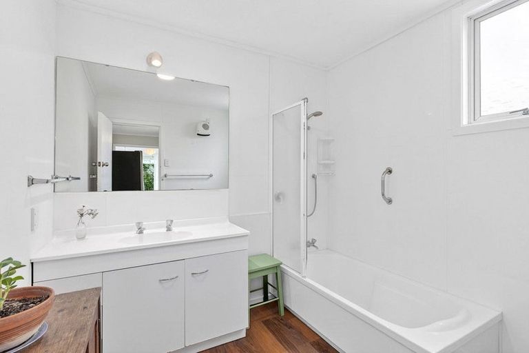 Photo of property in 30 Clare Street, Cambridge, 3434