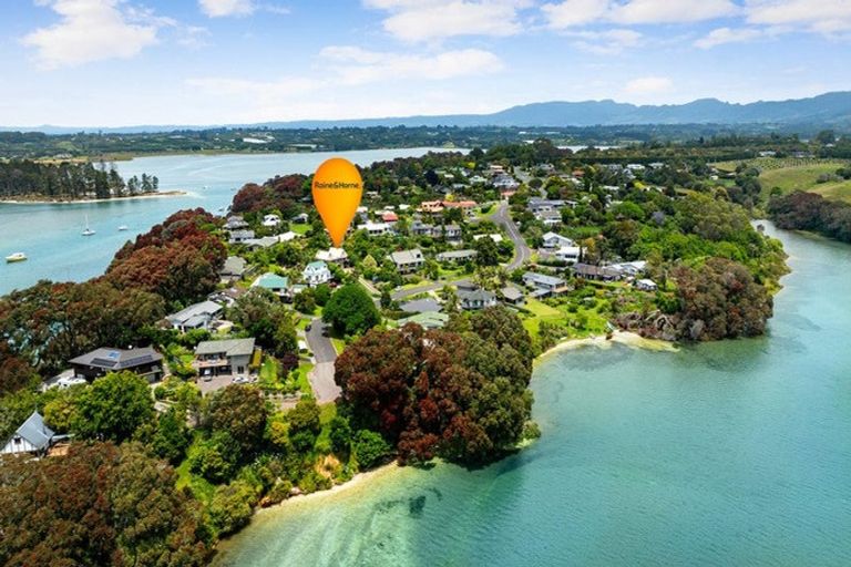 Photo of property in 10 Moana Drive, Tanners Point, Katikati, 3177