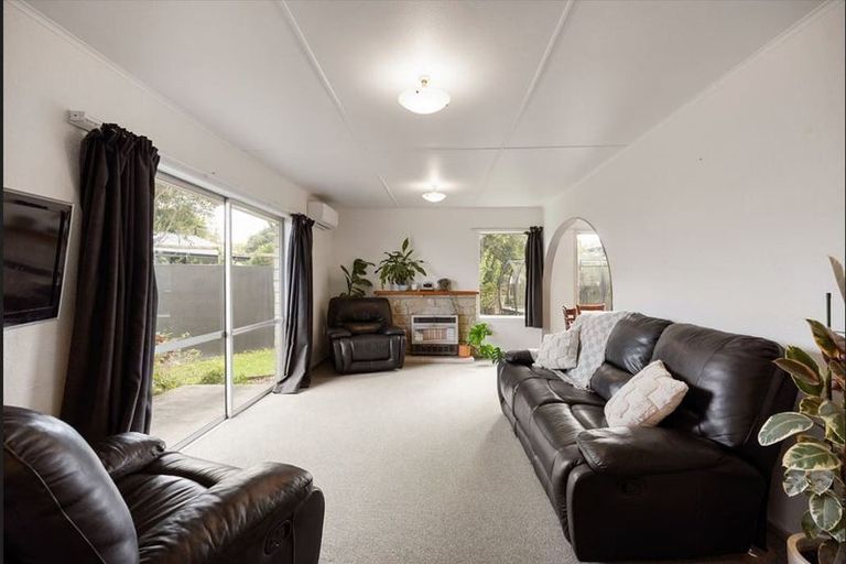 Photo of property in 23 Berkley Avenue, Hillcrest, Hamilton, 3216