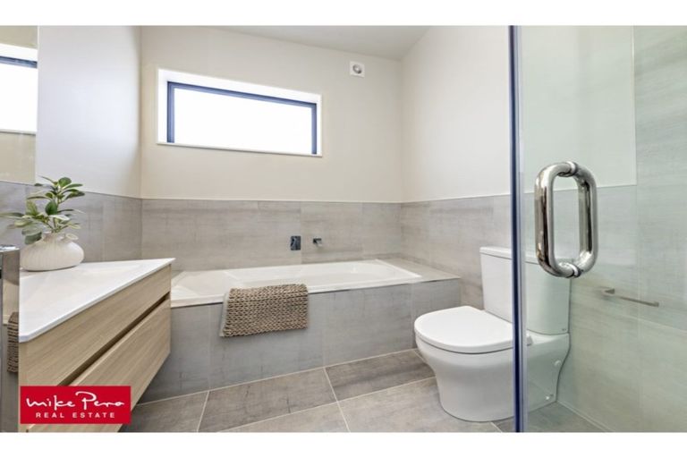 Photo of property in 8 Te Aparangi Crescent, Papakura, 2110