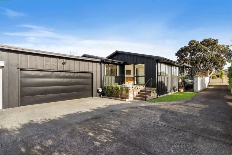 Photo of property in 1/7 Pine Road, Orewa, 0931