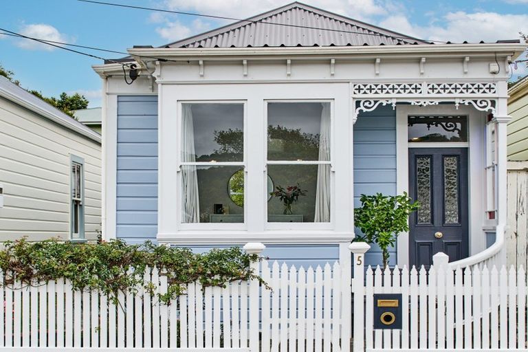 Photo of property in 5 Minerva Street, Newtown, Wellington, 6021