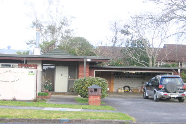 Photo of property in 38 Youngs Road, Papakura, 2110