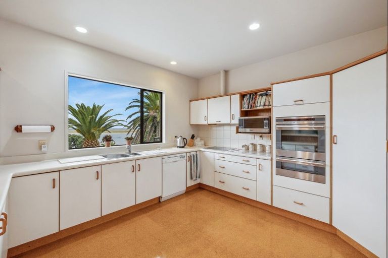 Photo of property in 4 Doris Street, Mangawhai Heads, Mangawhai, 0505