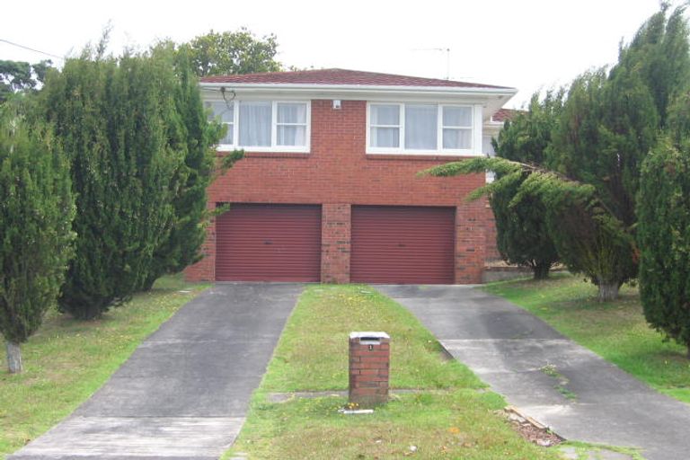Photo of property in 1/1 Edgeworth Road, Glenfield, Auckland, 0629