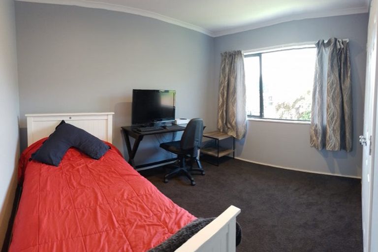 Photo of property in 16 Helen Ryburn Place, Torbay, Auckland, 0630