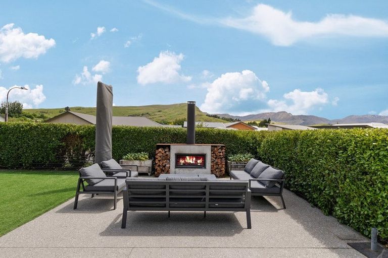 Photo of property in 22 Lochnagar Drive, Lake Hayes, Queenstown, 9304