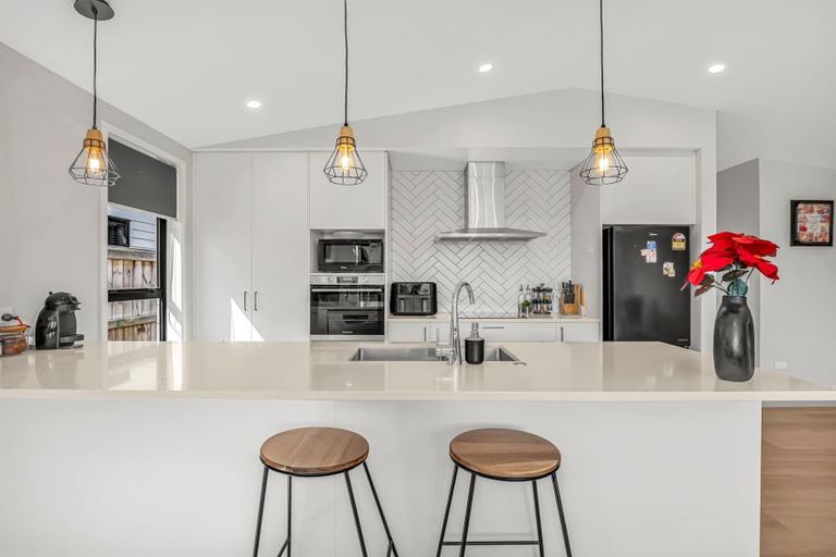 Photo of property in 1 Harp Place, Papamoa, 3118